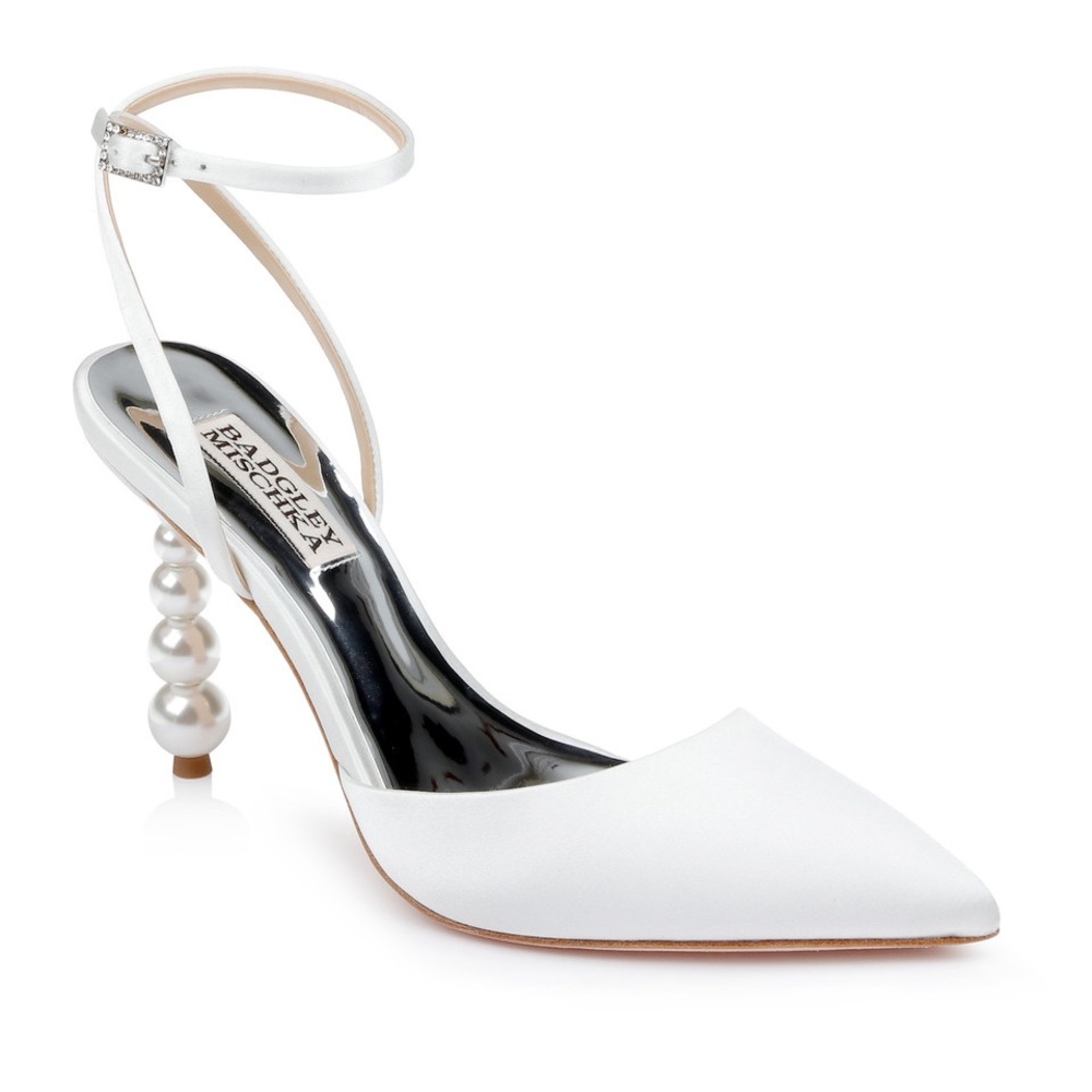 NEW Badgley Mischka Indie White Satin Pointed Pump Pearl Stack Heels Sz 8